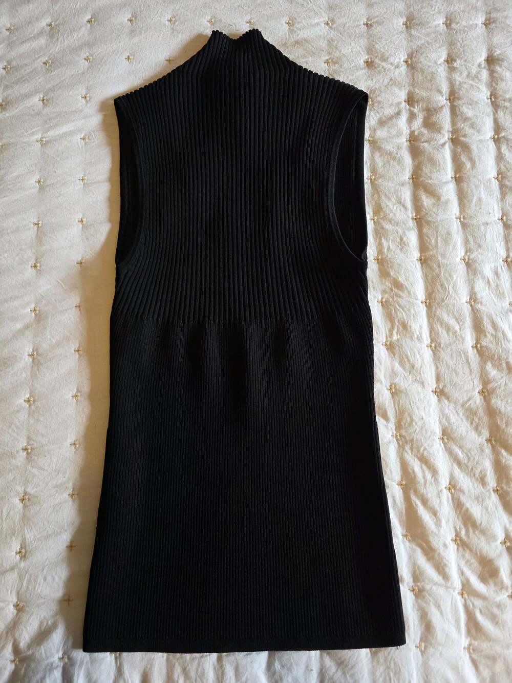 White House Black Market Black Ribbed High-Neck Sleeveless Cut-Out Knit Top - Picture 6 of 6